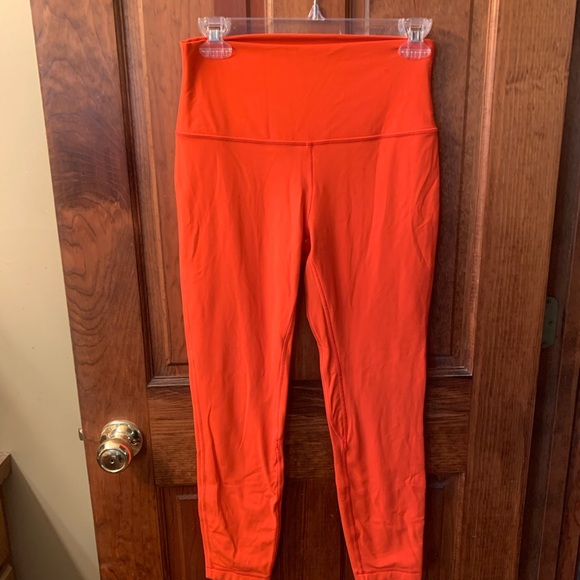 Lulu lemon, high rise Tight, Leggins. Size 8, BEAUTIFUL BRIGHT ORANGE! - Picture 1 of 6